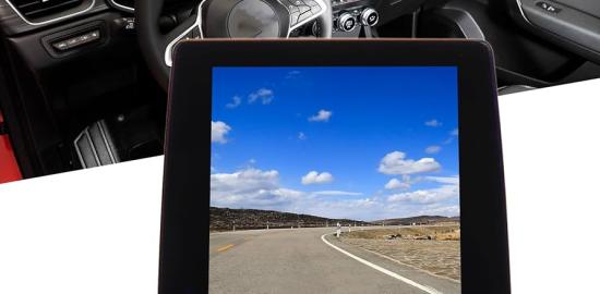 Tesla Model 3 yeni ekran ve tavan döşemesiyle güncelleniyor