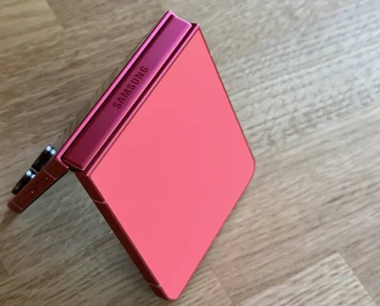 Samsung katlanabilir modellerde yapay zeka ile dolandırıcılık tespiti sunacak