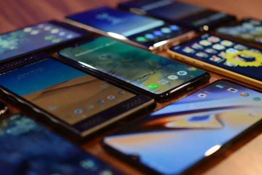 Avrupa’da akıllı telefon satışları yükseldi, ancak sektör için alarm zilleri çalıyor