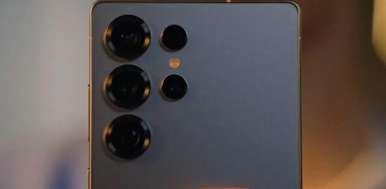 Galaxy S26 manyetik Qi2’yi iptal etti ama işin aslı başka!