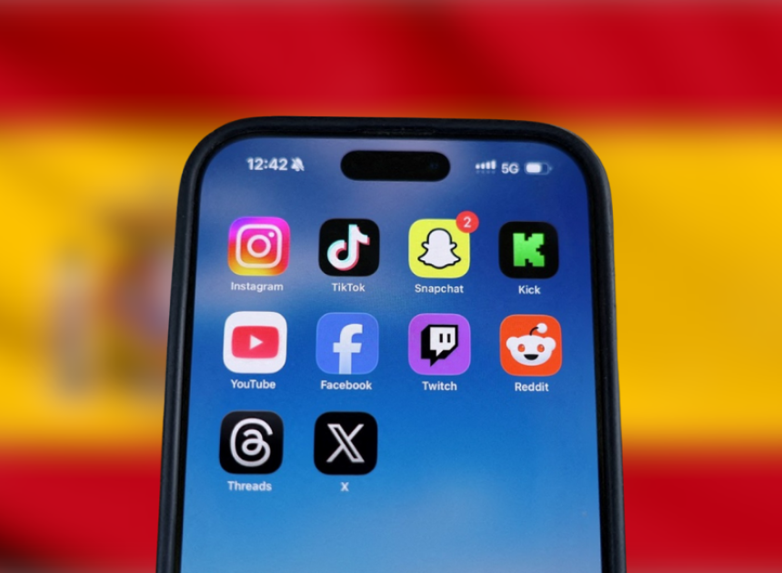 İspanya gençlere yönelik dijital yasak sürecini başlattı