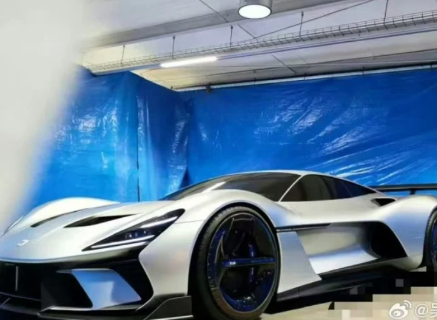 Xiaomi'nin süper otomobili Barselona'da görüntülendi