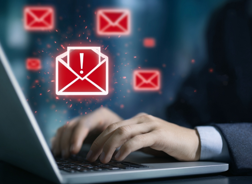 Gmail ve Instagram hesapları internete saçıldı