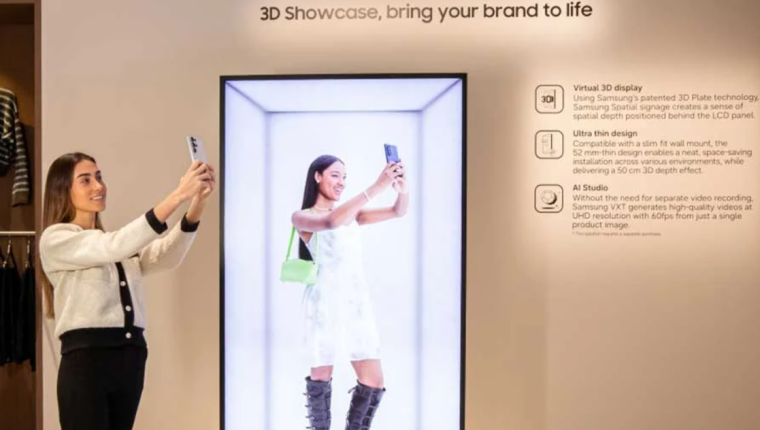 Samsung yapay zeka destekli ekranlarla gövde gösterisi yaptı