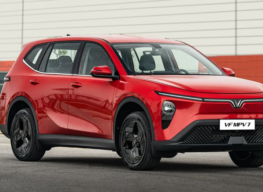 Vinfast VF MPV 7 mi yoksa Kia Carens Clavis EV mi daha iyi elektrikli MPV