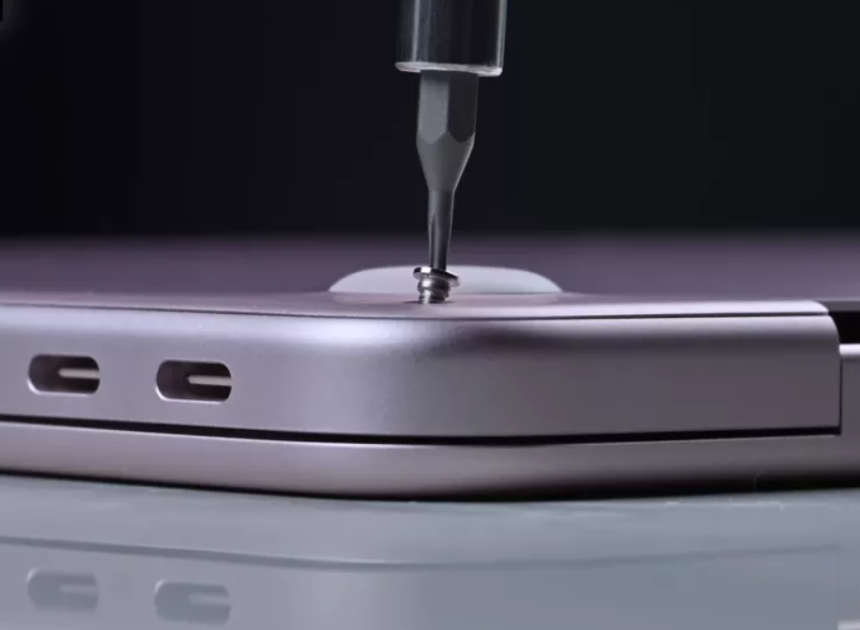 MacBook Neo 1 TB depolama moduyla sınırları zorladı