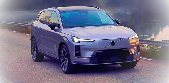 Volvo’nun tanıttığı XC70 hibrit SUV menzil rakamlarıyla şaşkına çevirdi!