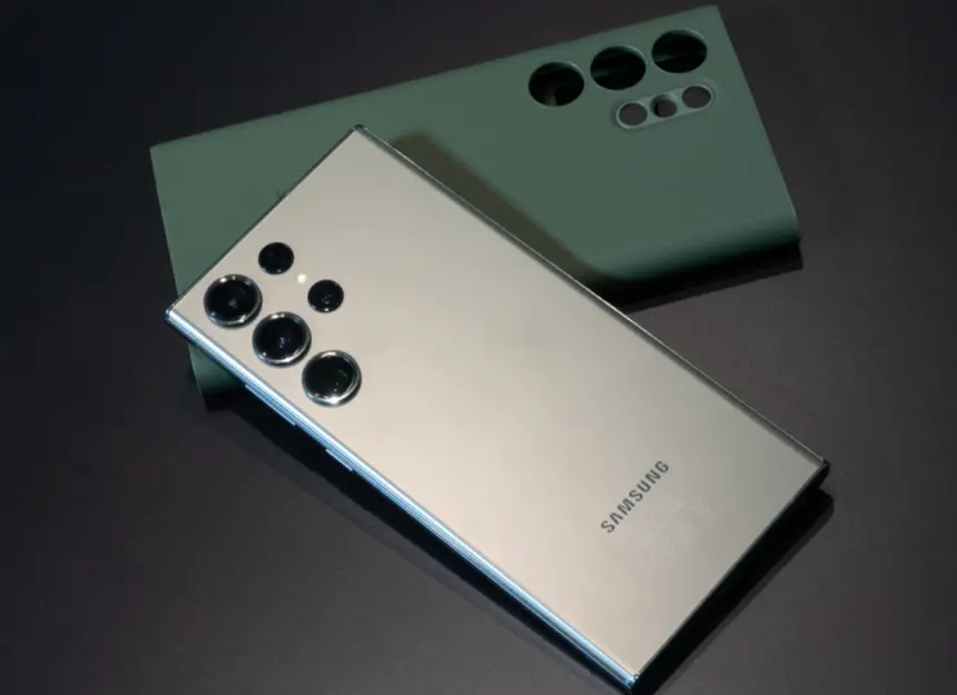 Galaxy S23 Ultra, son büyük Android güncellemesine hazırlanıyor: Samsung daha uzun destek vermeli miydi?