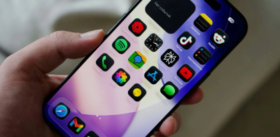 Apple ve Google, yapay zekayla sahte çıplak görüntü oluşturan uygulamalara karşı harekete geçti