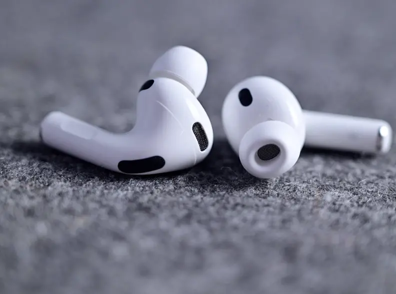 Kameralı AirPods iddiası zayıfladı: Apple projeyi askıya almış olabilir