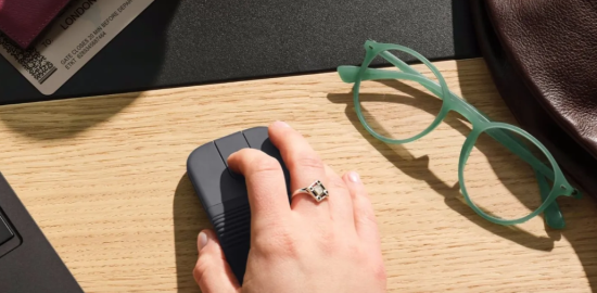 Logitech’in katlanabilir mini faresi ortaya çıktı: Dokunmatik yüzeye alternatif olmaya geliyor