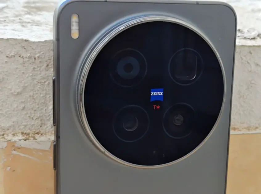 Vivo X300 Ultra incelemesi: Kamera telefonundan çok daha fazlası mı?