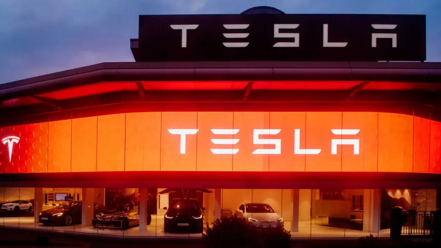 Tesla, autopilot kazasını kaybetti: 243 milyon dolar ödeyecek