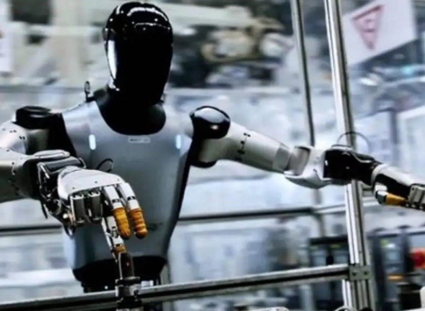 Xiaomi insansı robotlarını üretim hattına indirdi