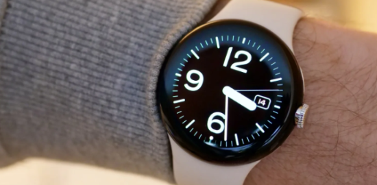 Google, Pixel Watch için telefonla otomatik kilit açma özelliği hazırlıyor