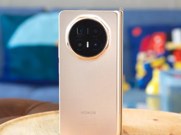 Honor'un geniş ekranlı katlanabilir telefonu ortaya çıktı: Dev batarya ve 200 MP kamera iddiası