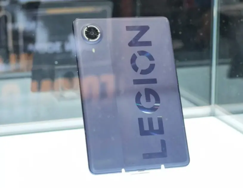 Lenovo'nun gizemli Legion oyun tableti ortaya çıktı: RGB aydınlatmalı kamera tasarımı dikkat çekti