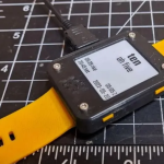 Apple Watch Ultra 3’ü unutturabilir: Bu E Ink akıllı saat tam 400 gün pil ömrü sunuyor
