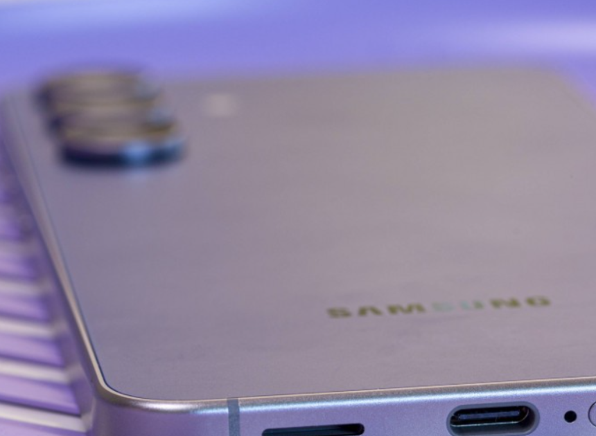 Samsung yeni üç modelini piyasaya hazırlıyor