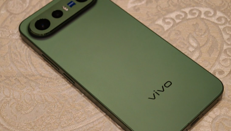 Vivo X500e'nin ilk detayları ortaya çıktı: Snapdragon 8 serisi işlemci ve Zeiss kameralarla gelebilir