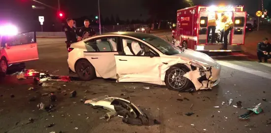 Tesla kaza yaptı: Tesla otopilot sistemi yeniden tartışılıyor