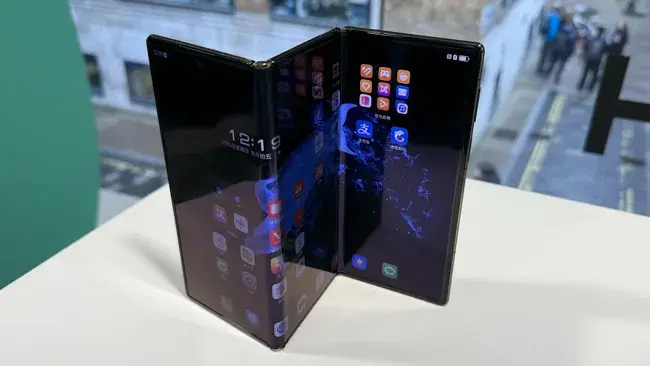 Samsung Galaxy Z Tri-fold: Üç katlanabilir telefonun ilk detayları sızdırıldı