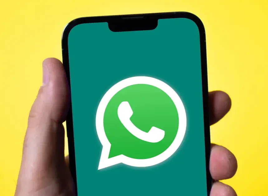 WhatsApp durumlarına büyük yenilik: Facebook ve Instagram’da tek tıkla paylaşım