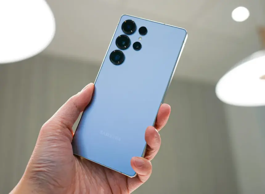 Samsung One UI 8.5’in kilit ekranı tamamen yenileniyor